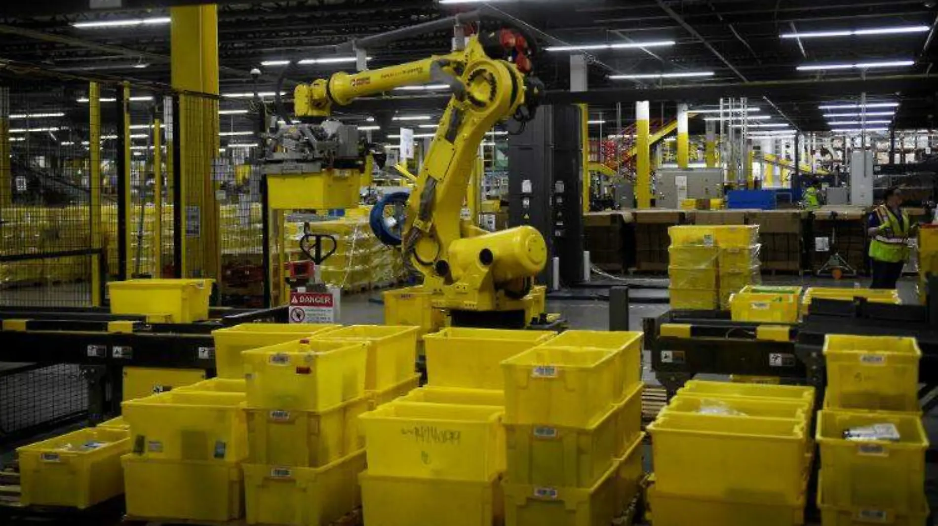 amazon robots REUTERS